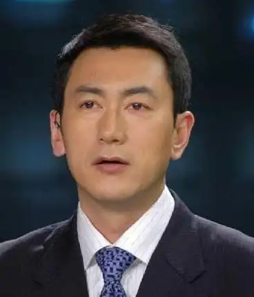 康辉揭秘央视主播工资    薪资最高央视男主持人:水均益,月薪26万,正