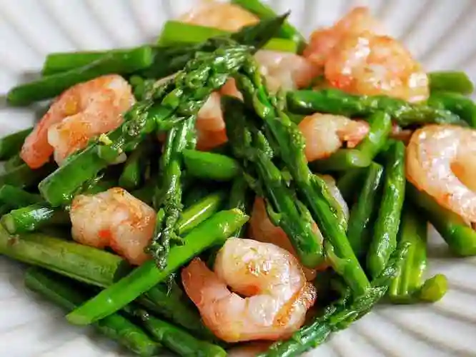 芦笋虾仁坐月子的女性也可以吃
