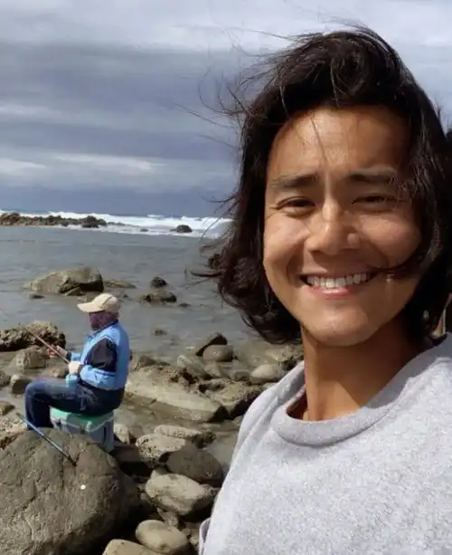 彭于晏长发造型晒自拍