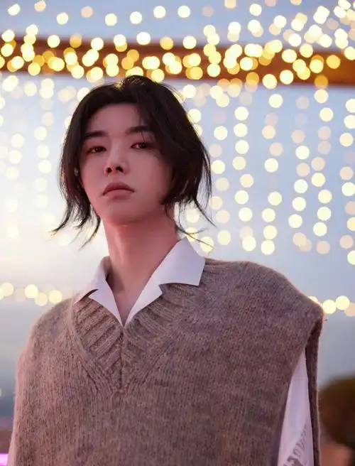 喜欢华晨宇的感觉真让人着迷,摸不透看不清,原来是我忘记戴眼镜了(戴