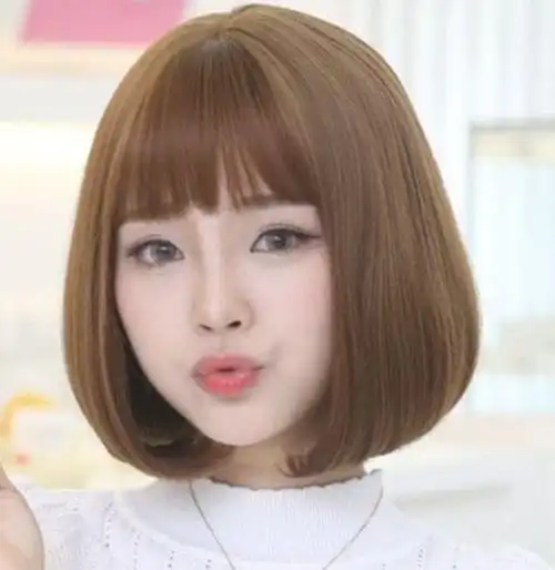 时髦的a字内扣短发发型,让女生的脸型看起来更加小巧玲珑_网易订阅