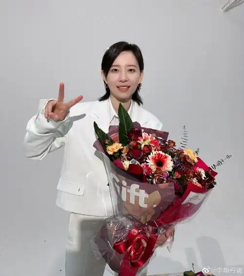 李斯丹妮晒生日照