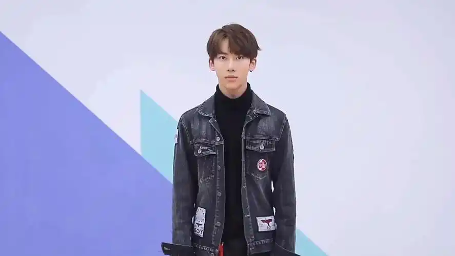 偶像练习生丁泽仁4k修改版