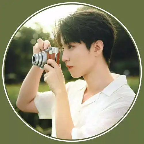 王俊凯圆框头像