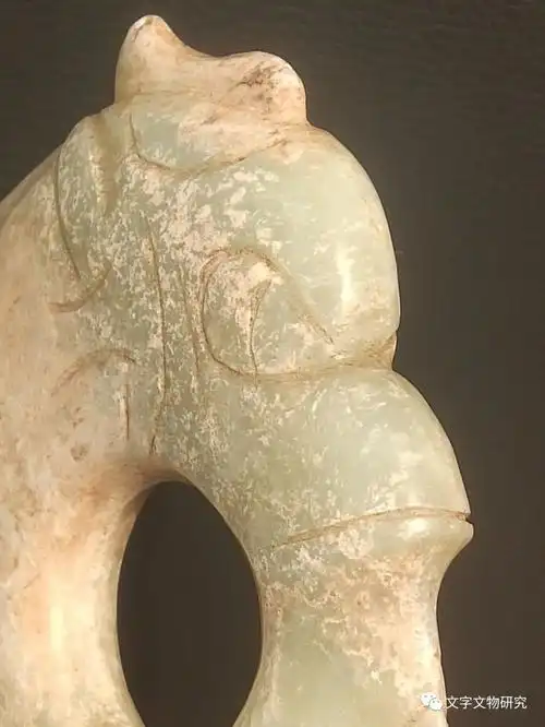 新发现凌家滩类型玉龙证要