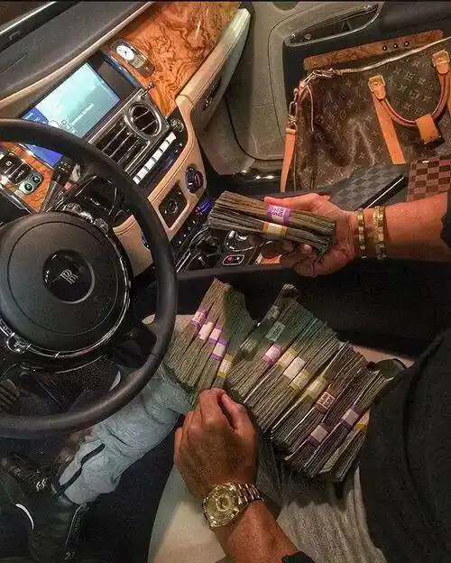 开豪车的人都这么"飘"么