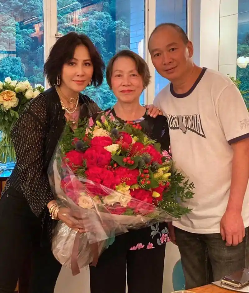 刘嘉玲在自家豪宅为章子怡办派对,现场嘉宾曝光,全都是行业大咖