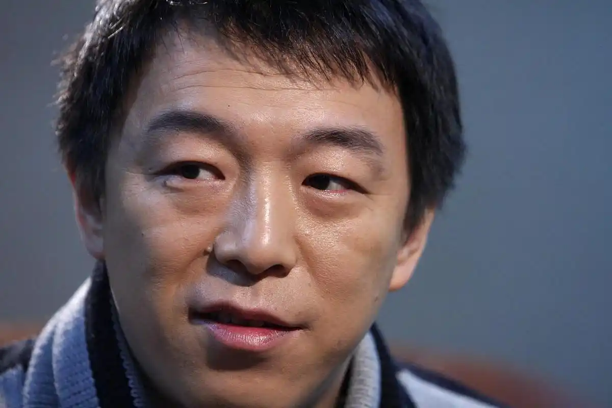 电影《涉过愤怒的海》发布预告,黄渤与周迅的演技碰撞引人注目.