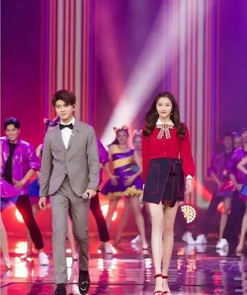 和关晓彤搭戏的男演员太吃亏任嘉伦显矮吴磊被衬成小短腿