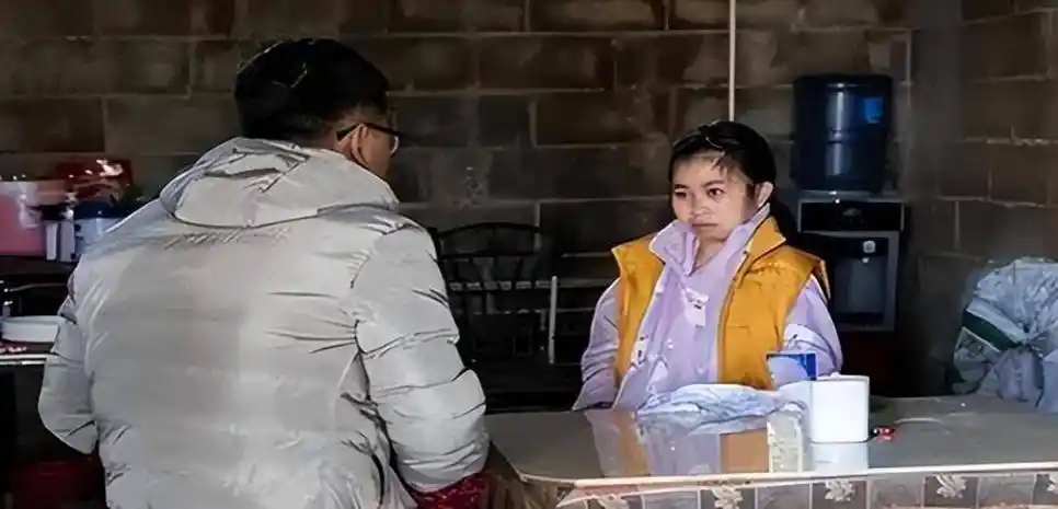 得知她生活不能自理后表示:我和她结婚_刘海涛_黄方_爸爸