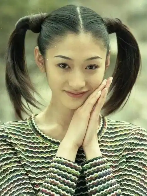 不是我说李小冉真的美出新高度了!早期旧照这个氧气感真的绝了!