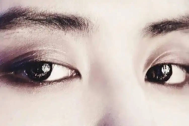 眼睛美的犯规 朴灿烈