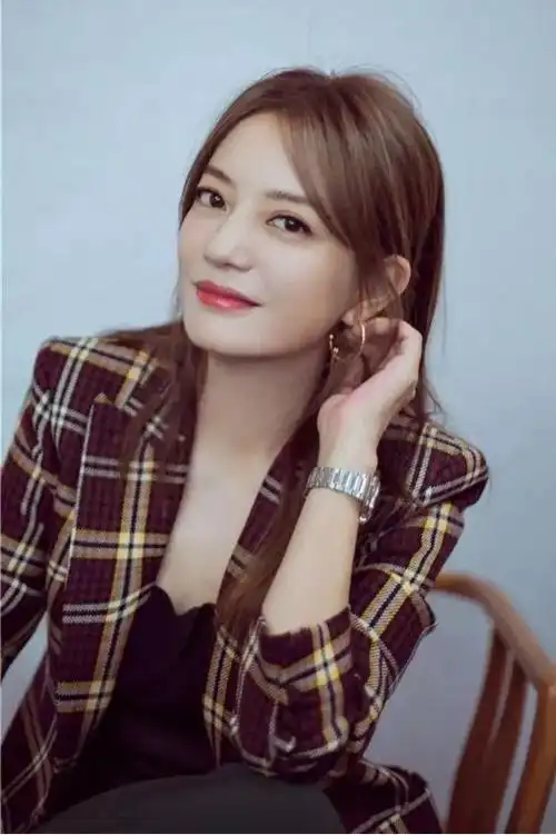 赵薇的短发造型一般人别学了看着没气质还有点接地气