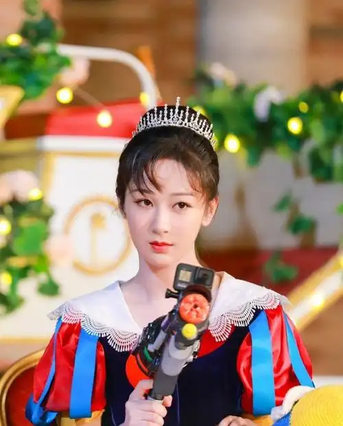 杨紫白雪公主造型,可爱迷人!__财经头条