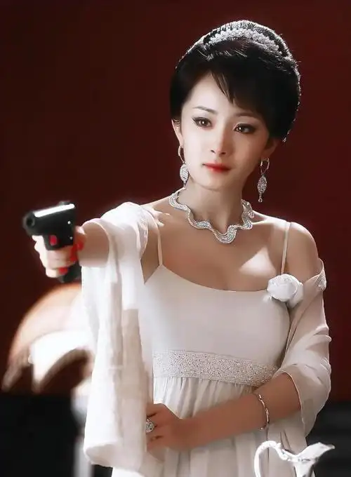 杨幂早年私照实在是太美了从小美到大身材也是火辣又有料不多见