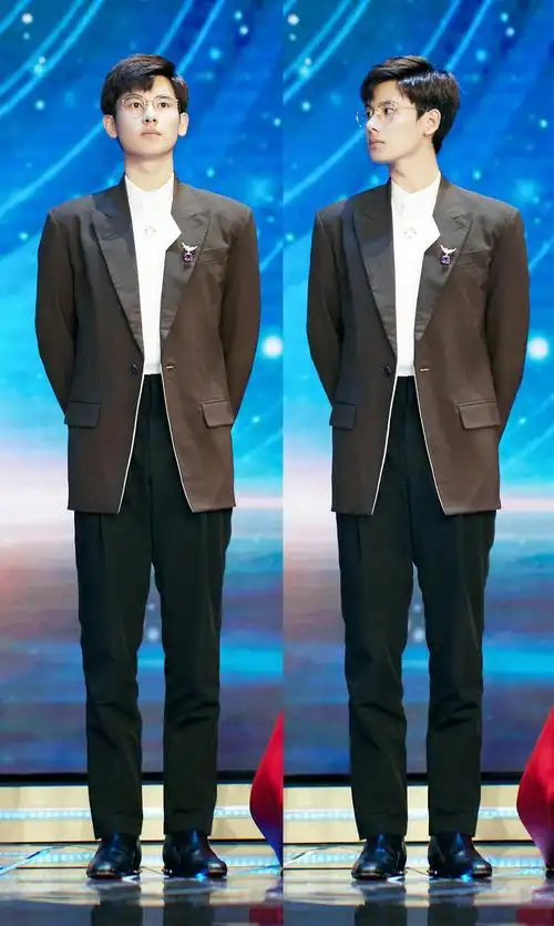 胡先煦的两次眼镜造型都跟1921有关