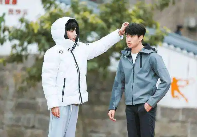 又一对"cp"新鲜出炉,邓伦和魏大勋,两个人看起来很有故事