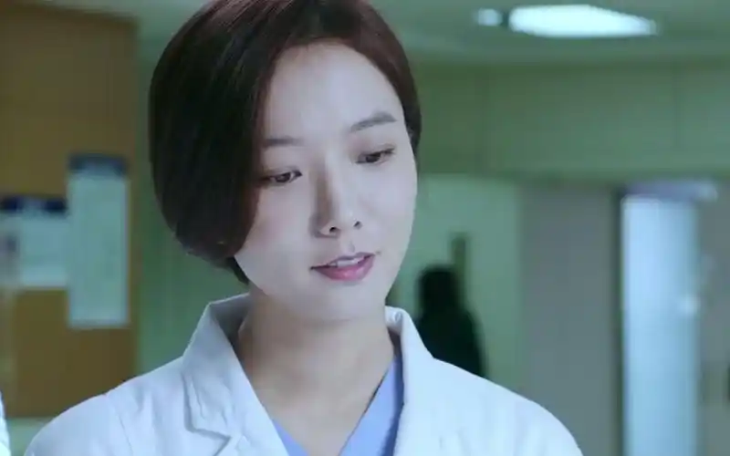 急诊科医生:江晓琪几句话,就把小男孩治的服服帖帖,真是厉害!