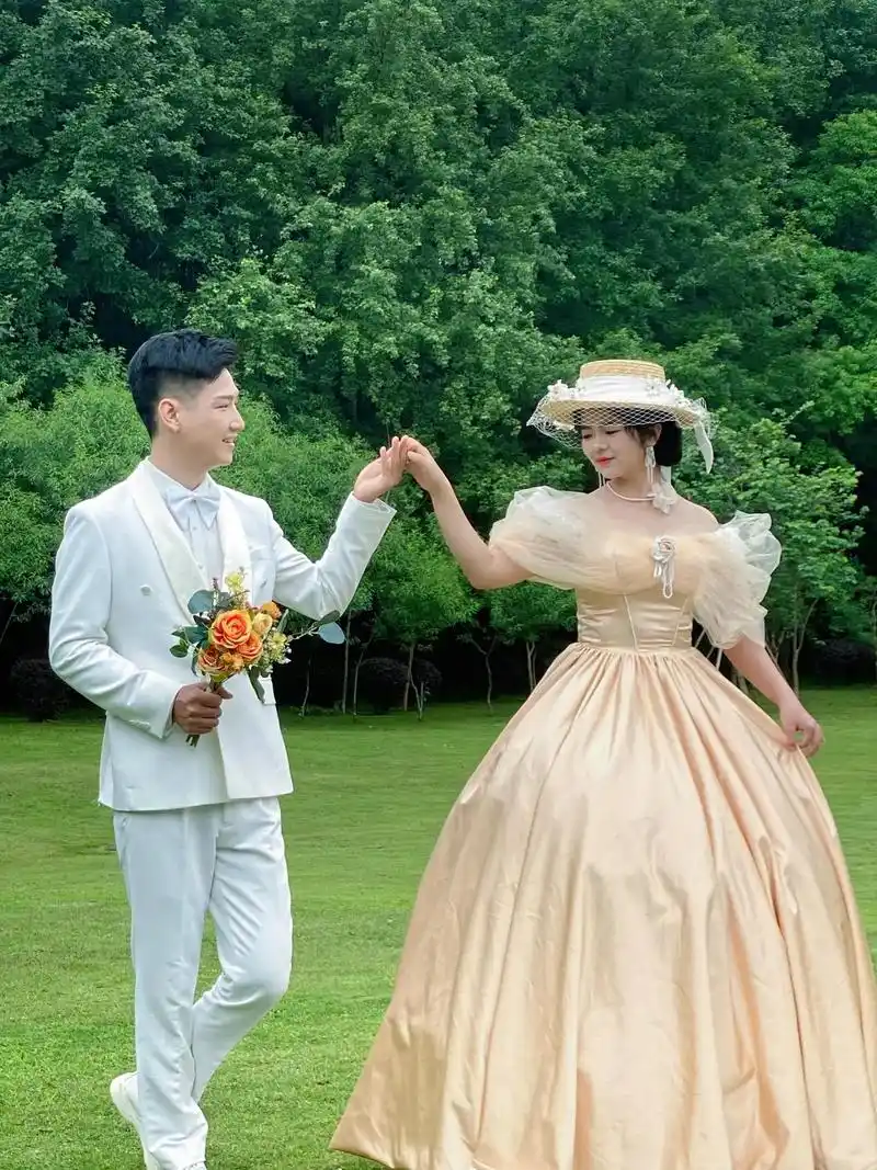 今日份好评来啦 首先感谢漂亮的化妆师廖廖老师,帅气的摄影王俊凯老师