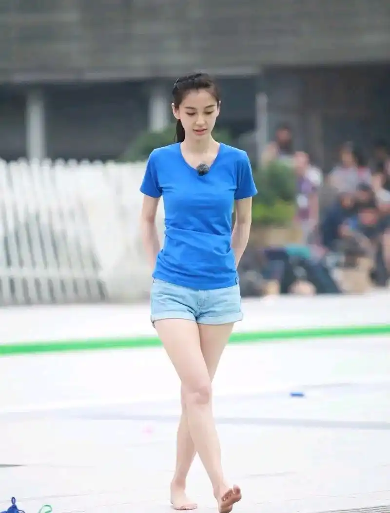 杨颖跑男综艺游戏现场花絮美图