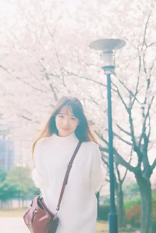 43/85           毕业于华东师范大学的校花张青青vvvictoria在微博