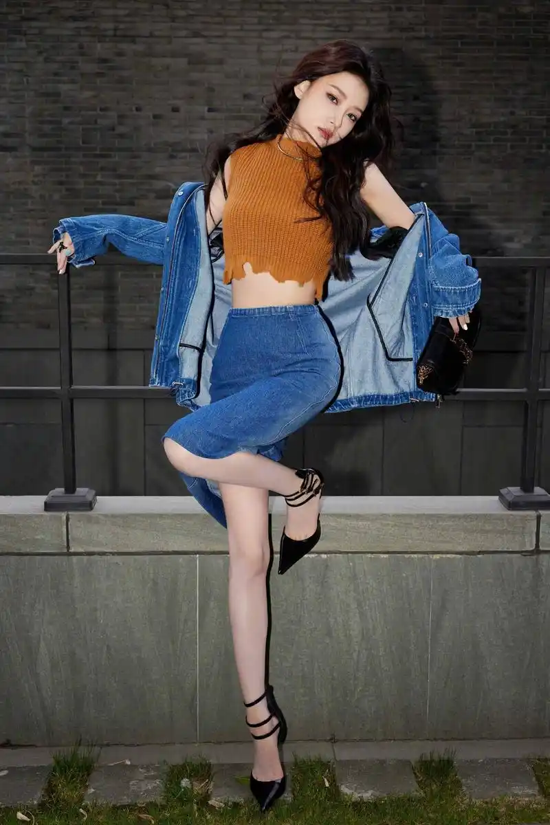 孙怡黑丝大长腿性感写真