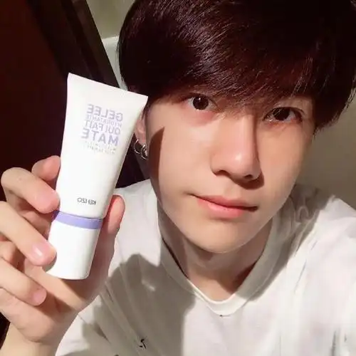 王一博2017年的那些自拍