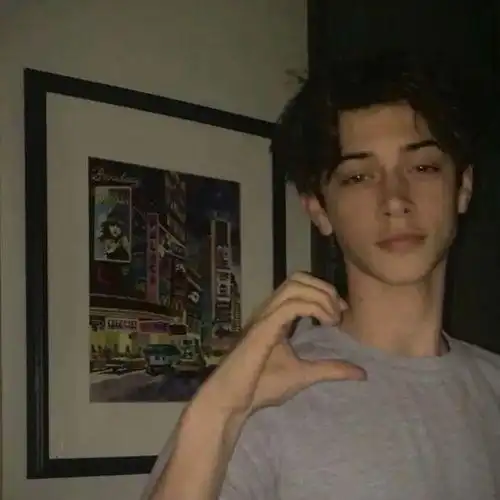 男生头像小众高级感欧美男头