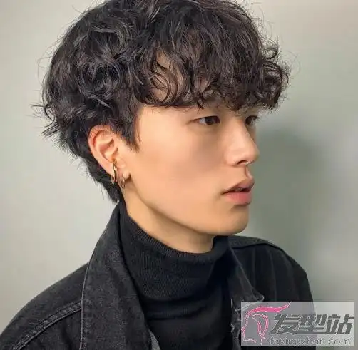 2021时尚男生烫短发推荐头发不染直接烫帅气爆表