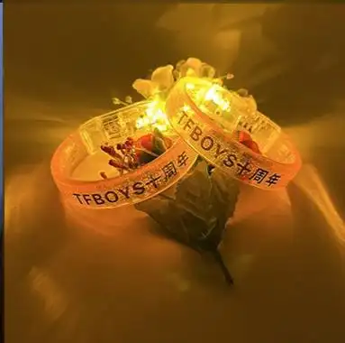 tfboys十周年应援棒易烊千玺手灯王源王俊凯演唱会荧光棒发箍手环