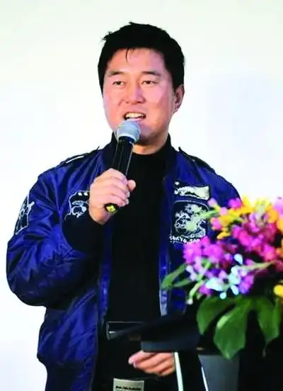 个人资料图片 满文军为什么离婚