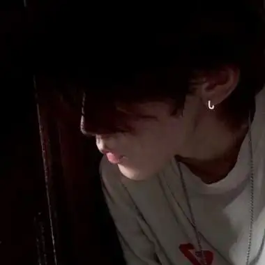 意境侧脸男生帅气头像高清好看的有内涵的帅哥头像图片