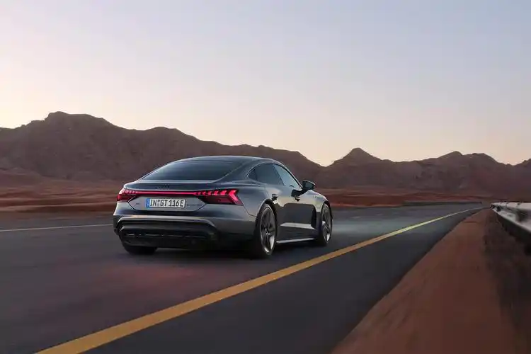 奥迪rs e-tron gt壁纸_奥迪rs e-tron gt_奥迪rs e-tron gt官方图片