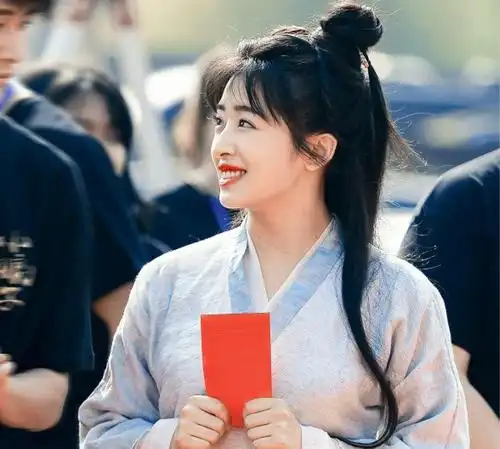 张含韵新古装剧开机,32岁造型仍扮少女,全员高颜值热剧没跑