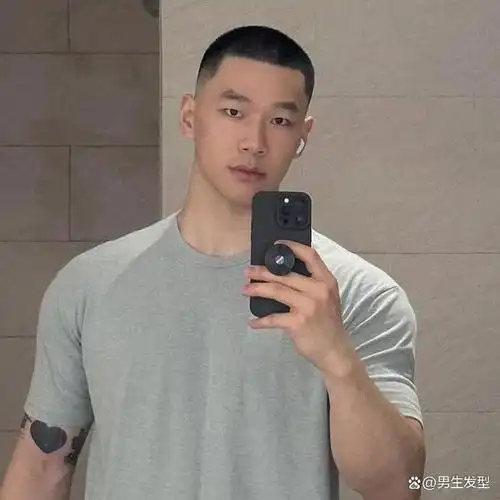 试试这3款发型,干净利落显帅气