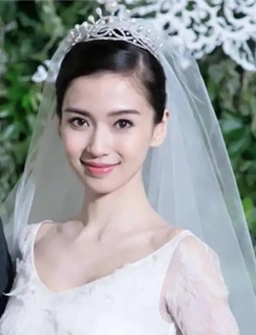 张素霞:儿子是大明星黄晓明,儿媳是杨颖,他们离婚后我最可怜