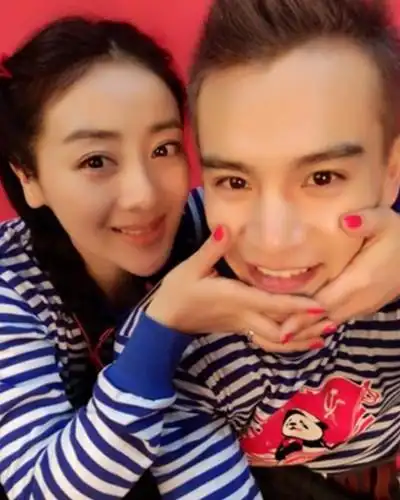 据悉,她经历过一段失败婚姻,现任老公经超,下面由小编介绍小李琳老公