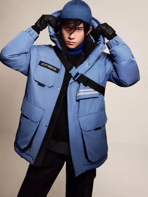 哇~易烊千玺代言波司登,秋冬可以get一波同款外套啦!