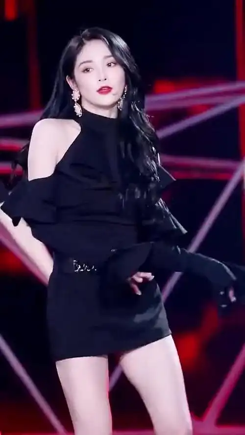 周洁琼的舞蹈真是好美哦!#周洁琼#这样的身材打几分#好看的小姐姐