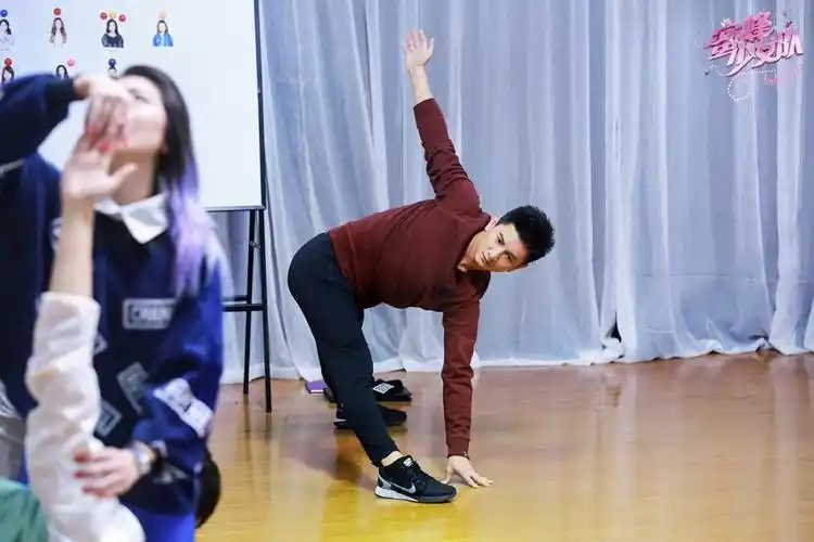 蜜蜂少女队 官方剧照