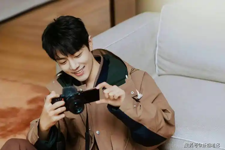 原创肖战横店摄影博主登热搜不愧为摄影师用镜头记录美好的瞬间