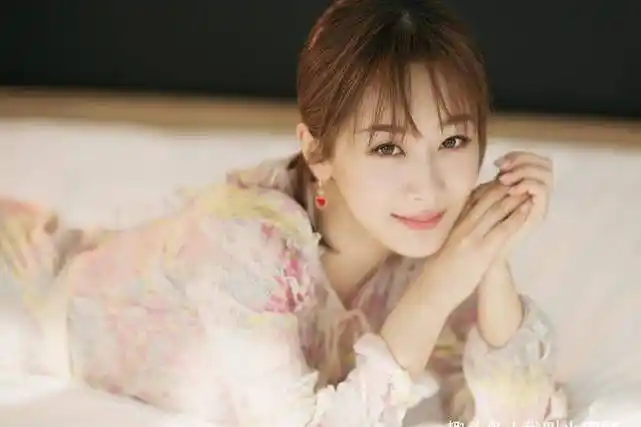 鞠婧祎跻身前5,杨幂屈居第二,第一稳了_作品_杨颖_认可