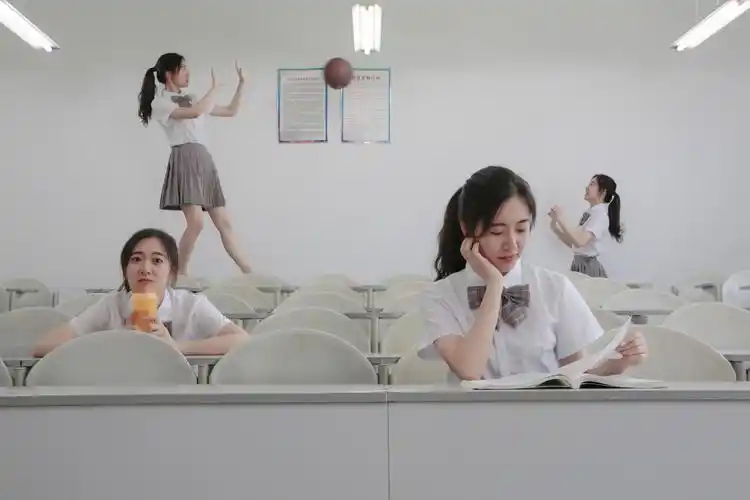 青春女生清新校园制服摄影