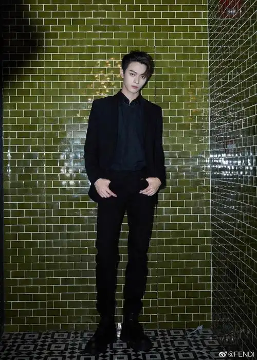 许凯的长腿已加腿图