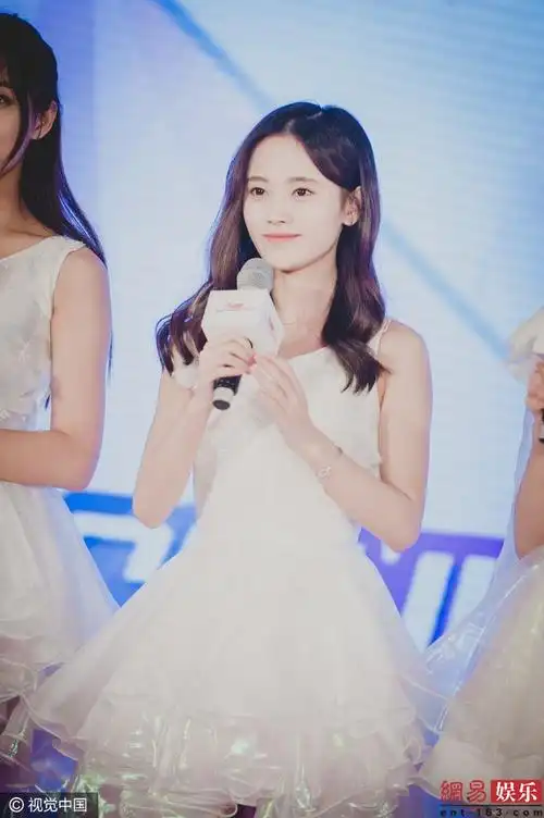 鞠婧祎:关晓彤已是老戏骨 我还是嫩了点