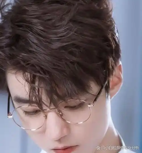 整形医生分析:王俊凯颜值胜在软组织恰到好处,自然生成贵气感