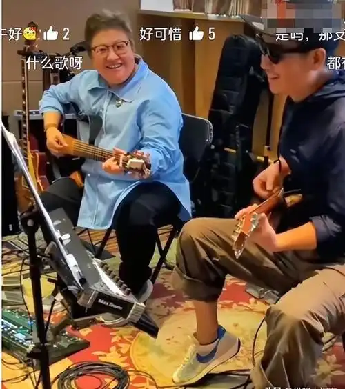 53岁韩红男友终于现身?两人38年前相爱,如今差距一目了然