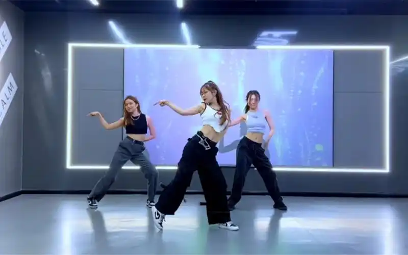 【fun dance舞蹈】谁会不爱看美女跳舞呢～#爵士舞#qian茜编舞《say