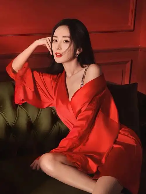 杨幂维密新年限定广告