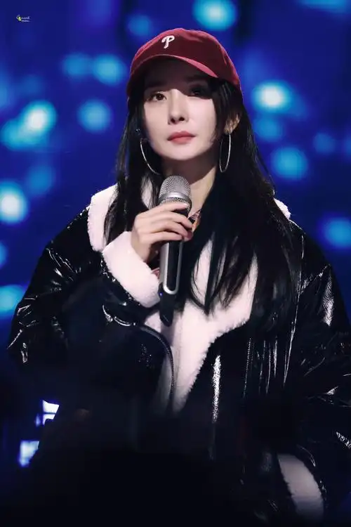 今日份惊喜-杨幂跨年彩排图来啦～……|杨幂|跨年|跨年晚会_新浪新闻